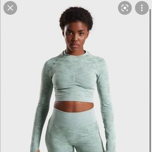 Gymshark camo sleeveless long sleeve crop top